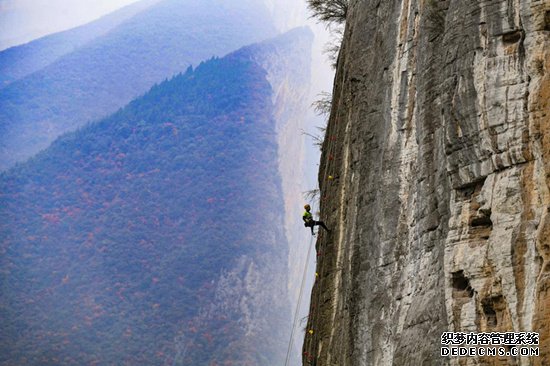 2019中国攀岩自然岩壁系列赛（重庆奉节站）暨年度总决赛举行